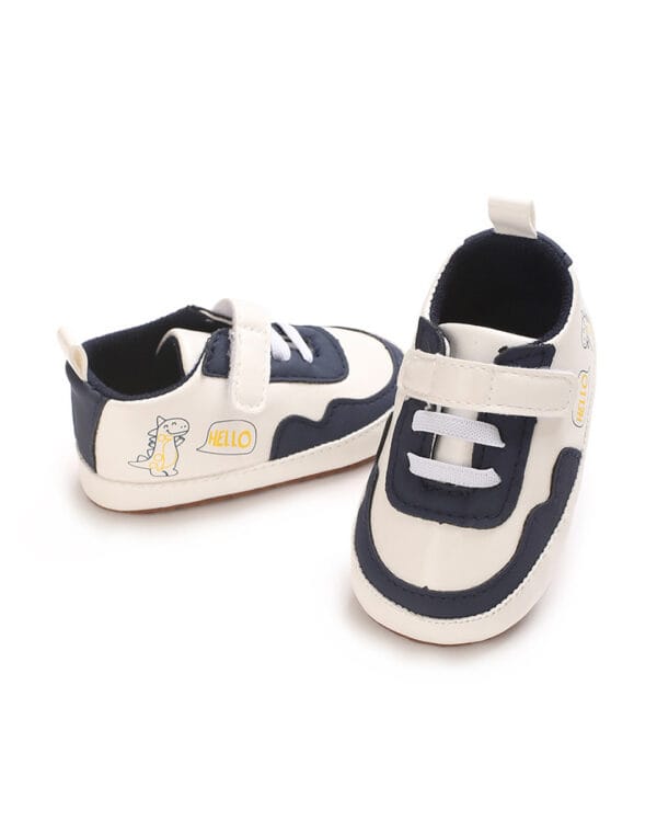 Παπούτσια αγκαλιάς λευκό-μπλε από δερματίνη - Image 3