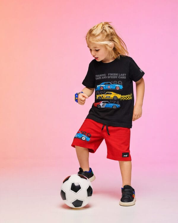 Παιδικό σετ για αγόρι μαύρο-κόκκινο με σορτς - Image 2