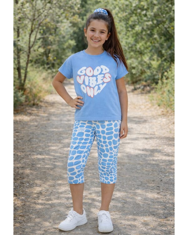 Παιδικό σετ για κορίτσι γαλάζιο με κολάν capri και scrunchie - Image 2