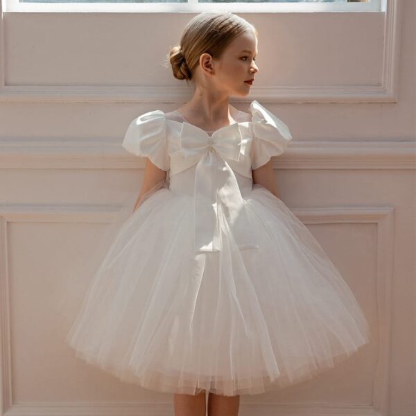 Παιδικό φόρεμα λευκό με φιόγκο στο επάνω μέρος - Image 4