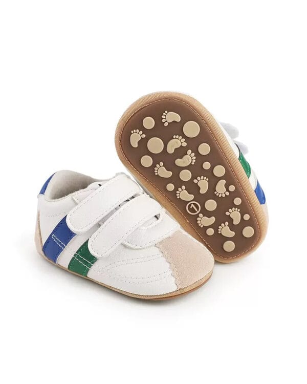 Παπουτσάκια τύπου sneakers λευκά με ρίγες - Image 4