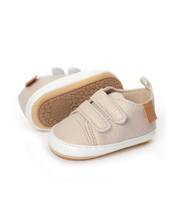 Παπουτσάκια τύπου sneakers κρεμ