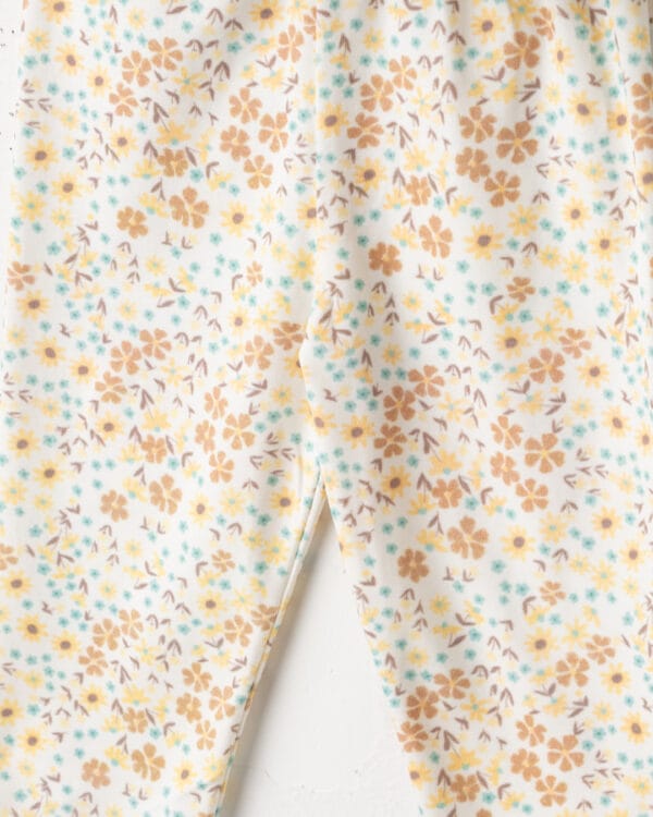 Παιδικό σετ λευκό floral με κολάν capri και τσαντούλα - Image 4