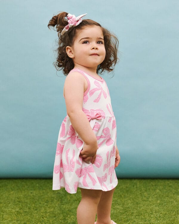 Παιδικό φόρεμα λευκό-ροζ με κορδέλα μαλλιών Φιογκάκια - Image 4