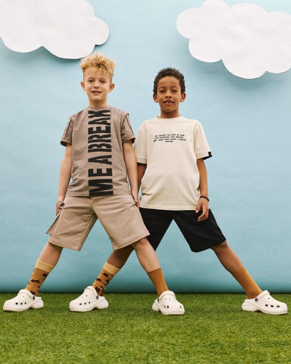 Παιδικό σετ μπεζ-μαύρο με σορτς Underground - Image 3