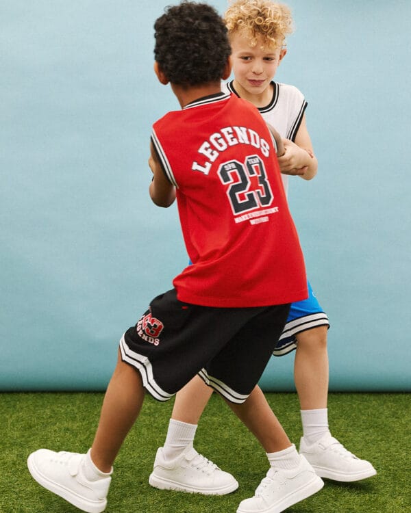 Παιδικό σετ αμάνικο κόκκινο-μαύρο με σορτς Legends - Image 2