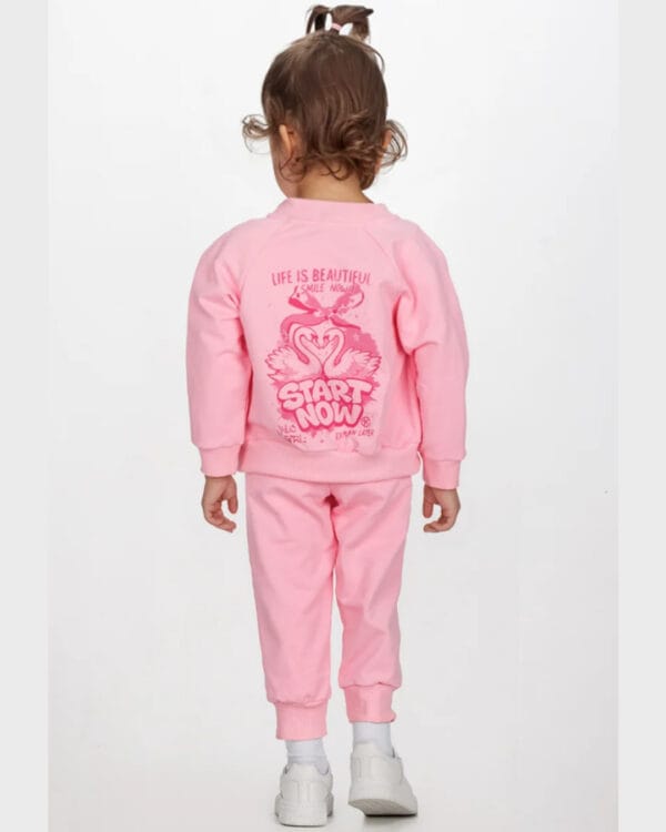 Παιδικό σετ φόρμας αχνούδιαστο ροζ-λευκό με ζακέτα Swan graffiti (3τμχ) - Image 2
