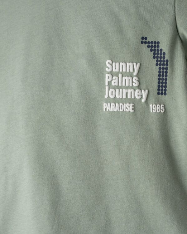 Βρεφικό σετ φυστικί με βερμούδα cargo και σαλιάρα - Image 2