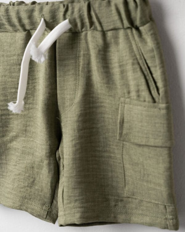 Παιδικό σετ πικέ λευκό-χακί με βερμούδα - Image 3