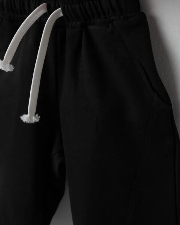 Παιδικό σετ γκρι-μαύρο με σορτς - Image 3