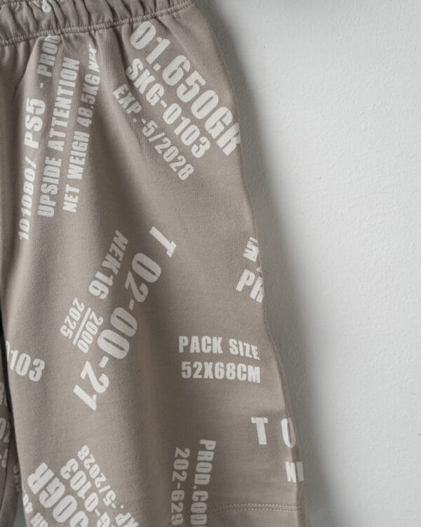 Παιδικό σετ μαύρο-γκρι με σορτς - Image 4