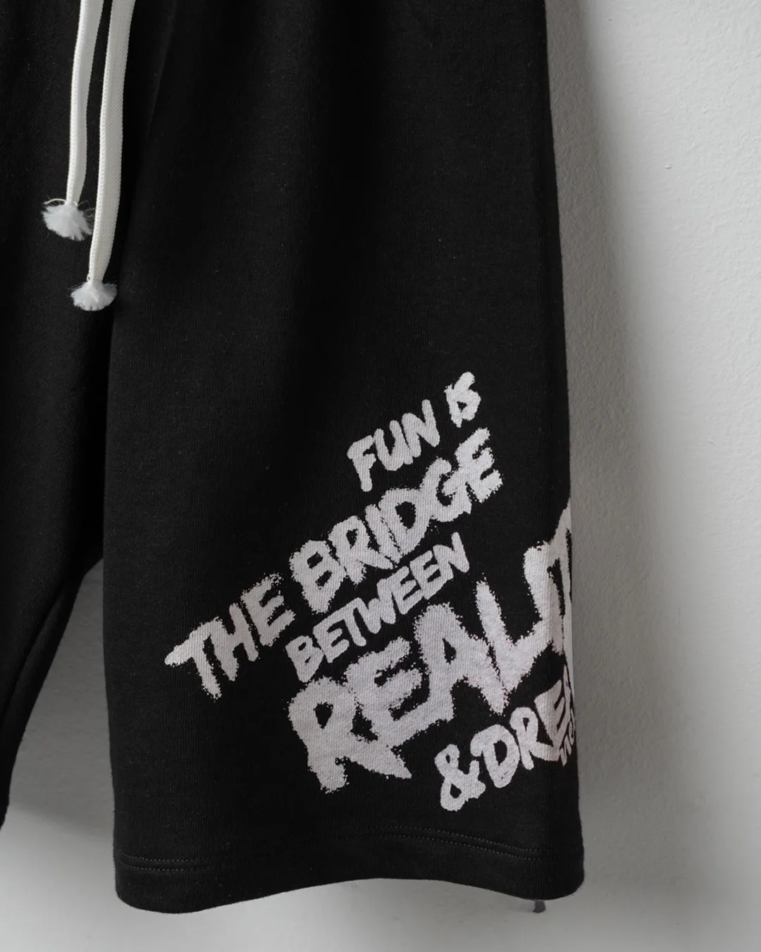 Παιδικό σετ λαδί-μαύρο με σορτς - Image 4