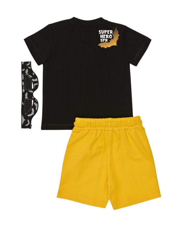Παιδικό σετ μαύρο-κίτρινο με σορτς και μάσκα Super hero (με φωτάκι Led) - Image 3