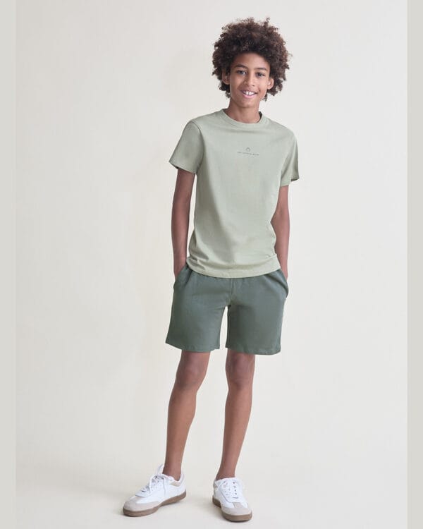 Παιδικό σετ φυστικί-χακί με σορτς - Image 2