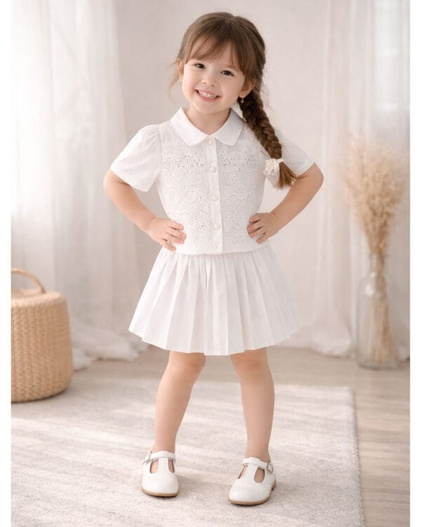 Παιδικό σετ λευκό δαντελένιο με φούστα πλισέ - Image 2