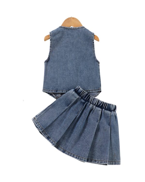 Παιδικό σετ total denim με γιλέκο και φούστα - Image 4