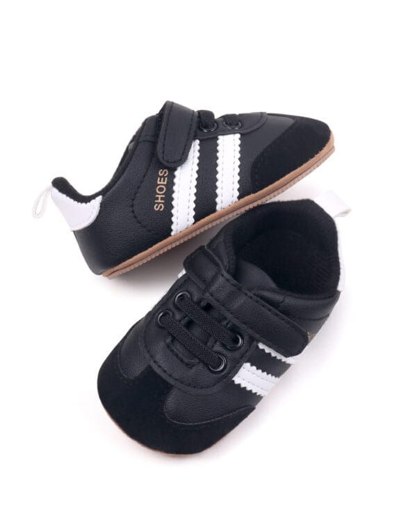 Παπούτσια αγκαλιάς μαύρα sneakers - Image 3