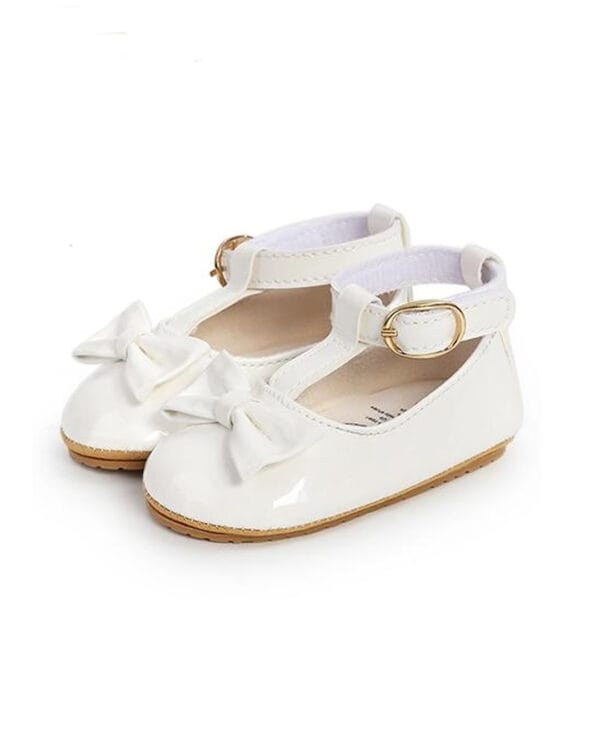 Μπαλαρίνες αγκαλιάς λευκές λουστρίνι με μπαρέτα και φιόγκο - Image 3