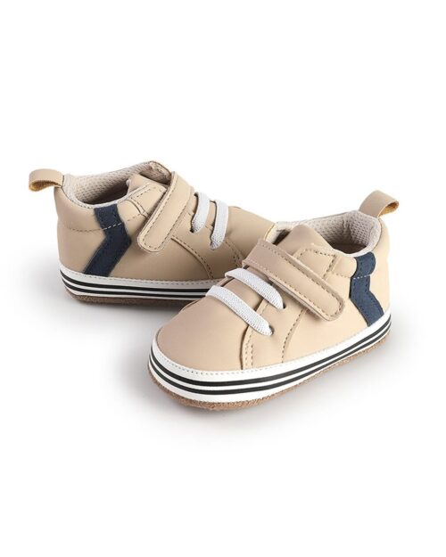 Παπούτσια αγκαλιάς μπεζ sneakers από δερματίνη - Image 4