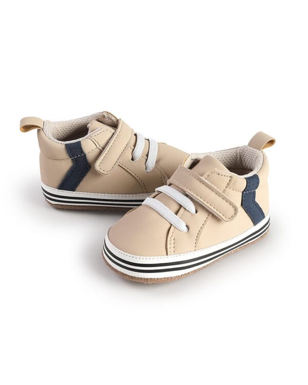 Παπούτσια αγκαλιάς μπεζ sneakers από δερματίνη - Image 4