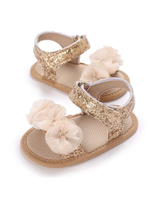 Πέδιλα αγκαλιάς χρυσά glitter με 3D λουλούδια - Image 3