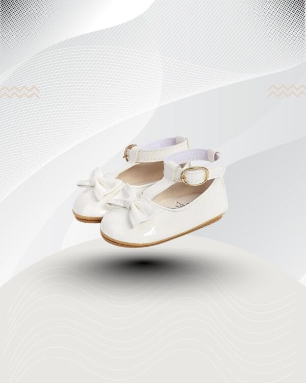 Μπαλαρίνες αγκαλιάς λευκές λουστρίνι με μπαρέτα και φιόγκο - Image 2