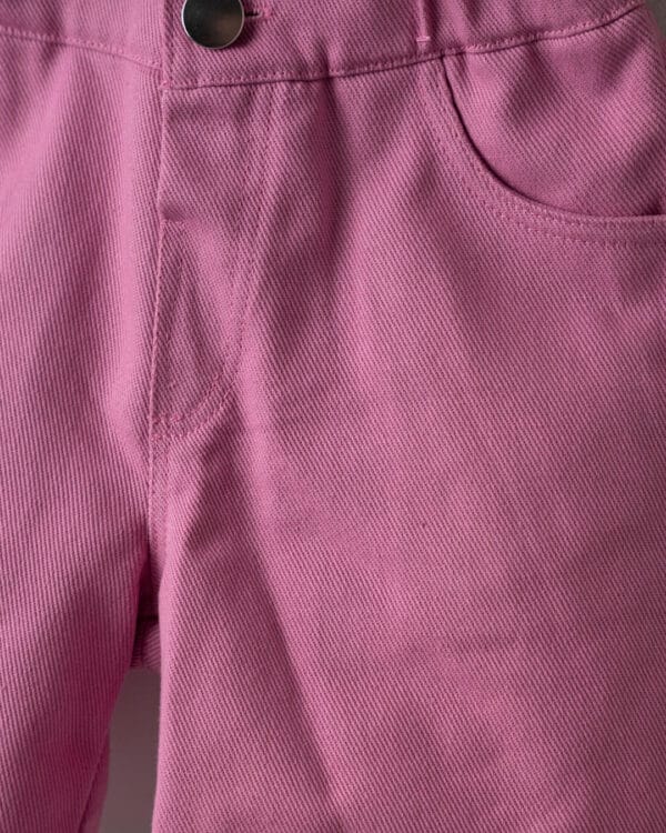 Παιδικό σετ λευκό-μωβ με τζιν σορτς - Image 4