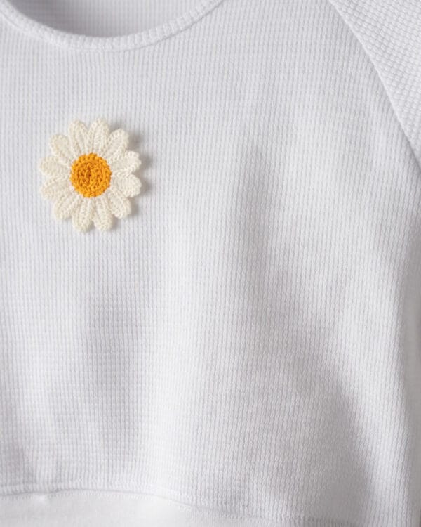 Παιδικό σετ λευκό-μωβ με τζιν σορτς - Image 3