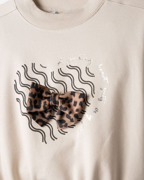 Παιδικό σετ αχνούδιαστο μπεζ-μαύρο με κολάν και λεοπάρ λεπτομέρειες - Image 3